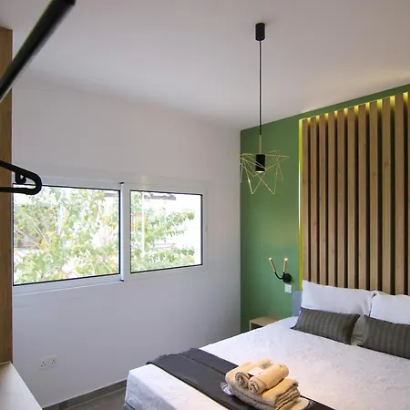 Phaedrus Living: Seaside Modern Flat Limnaria 123 *