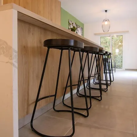 Apartment Phaedrus Living: Seaside Modern Flat Limnaria 123