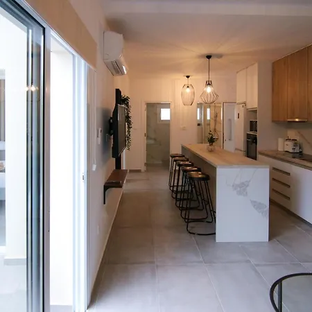 Phaedrus Living: Seaside Modern Flat Limnaria 123 Lägenhet Paphos