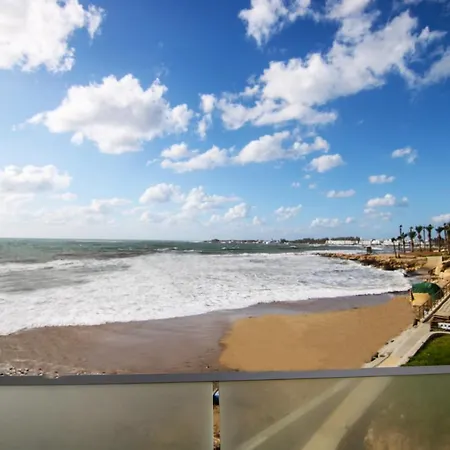 Apartment Phaedrus Living: Seaside Modern Flat Limnaria 123