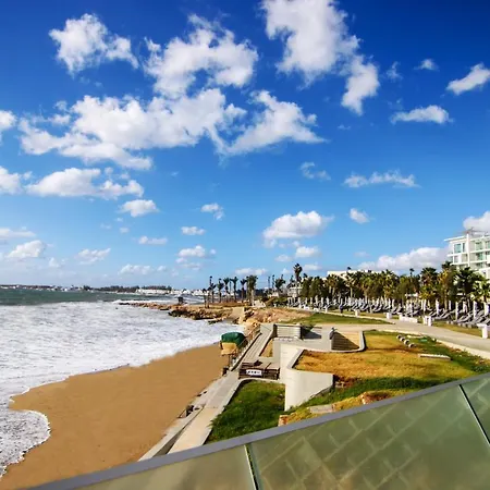 Phaedrus Living: Seaside Modern Flat Limnaria 123 *