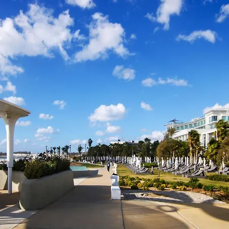 Apartment Phaedrus Living: Seaside Modern Flat Limnaria 123