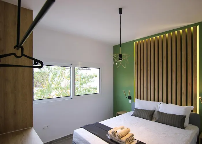 Phaedrus Living: Seaside Modern Flat Limnaria 123 *