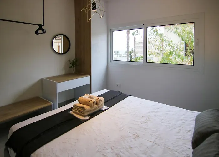 Phaedrus Living: Seaside Modern Flat Limnaria 123 Apartmán