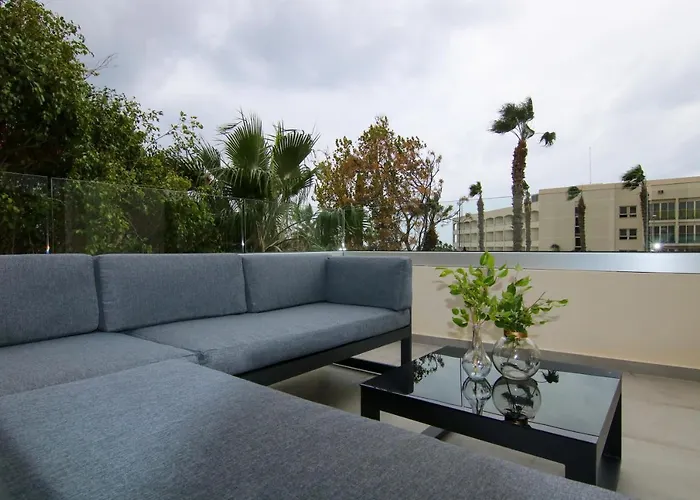 Phaedrus Living: Seaside Modern Flat Limnaria 123 Apartmán