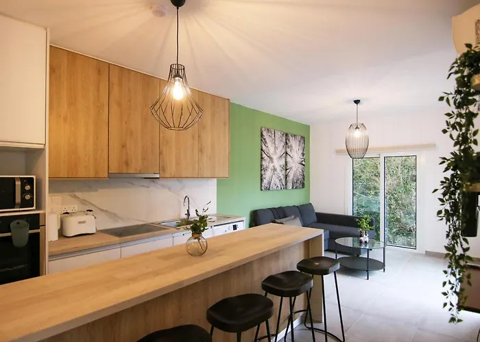 Phaedrus Living: Seaside Modern Flat Limnaria 123 *