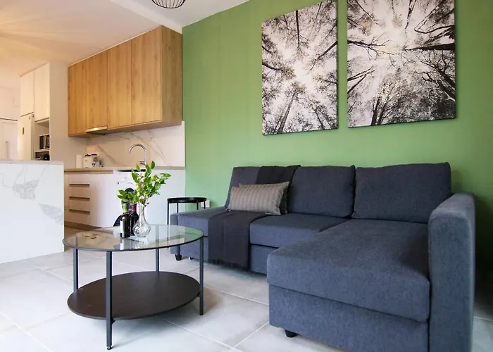 Phaedrus Living: Seaside Modern Flat Limnaria 123