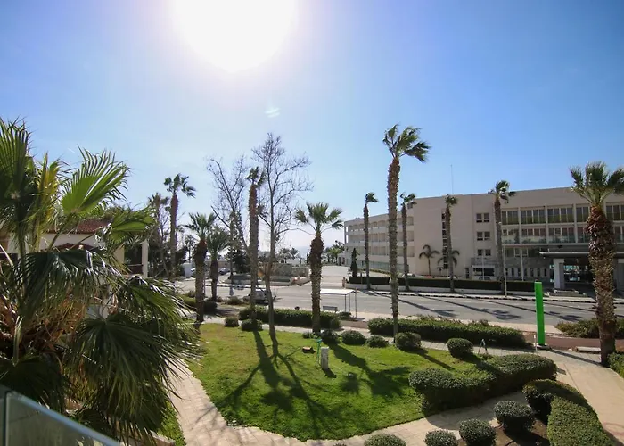 Phaedrus Living: Seaside Modern Flat Limnaria 123 Lägenhet Paphos