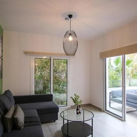 Phaedrus Living: Seaside Modern Flat Limnaria 123 Apartament *